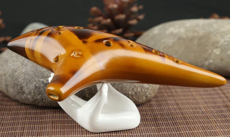 12-hole smoldering ocarina - Image 3